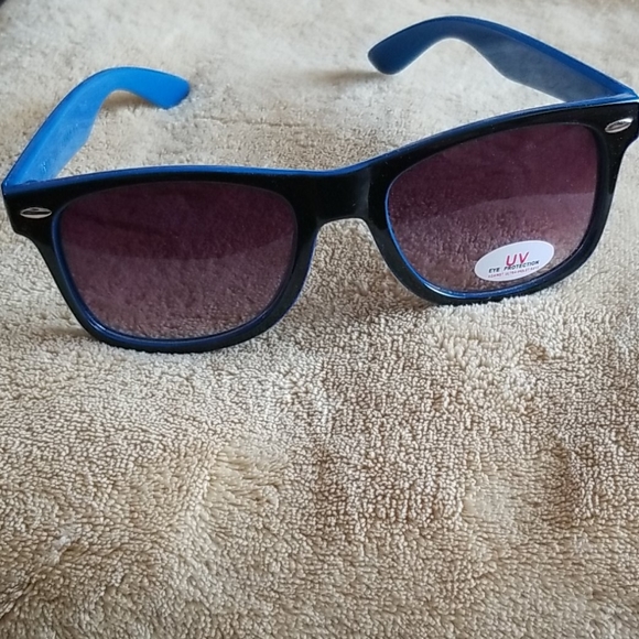 SUNGLASSES - Picture 3 of 5
